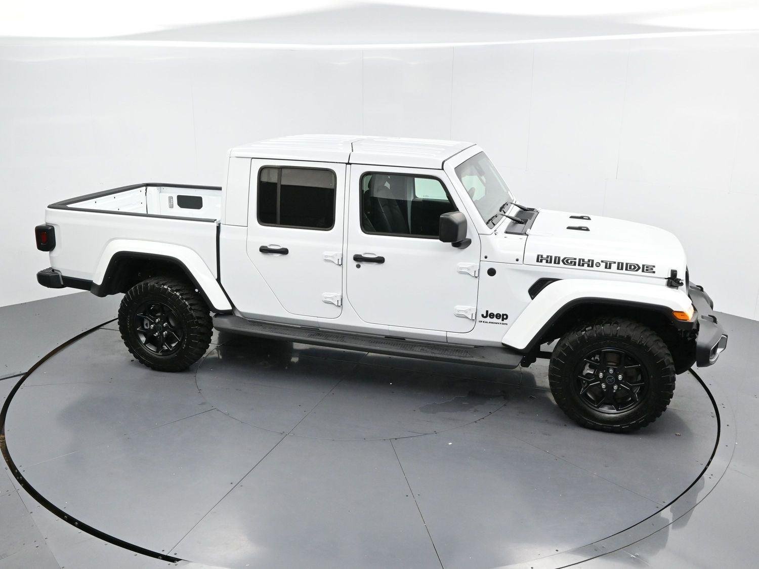 Used 2025 White Jeep High Tide image 32