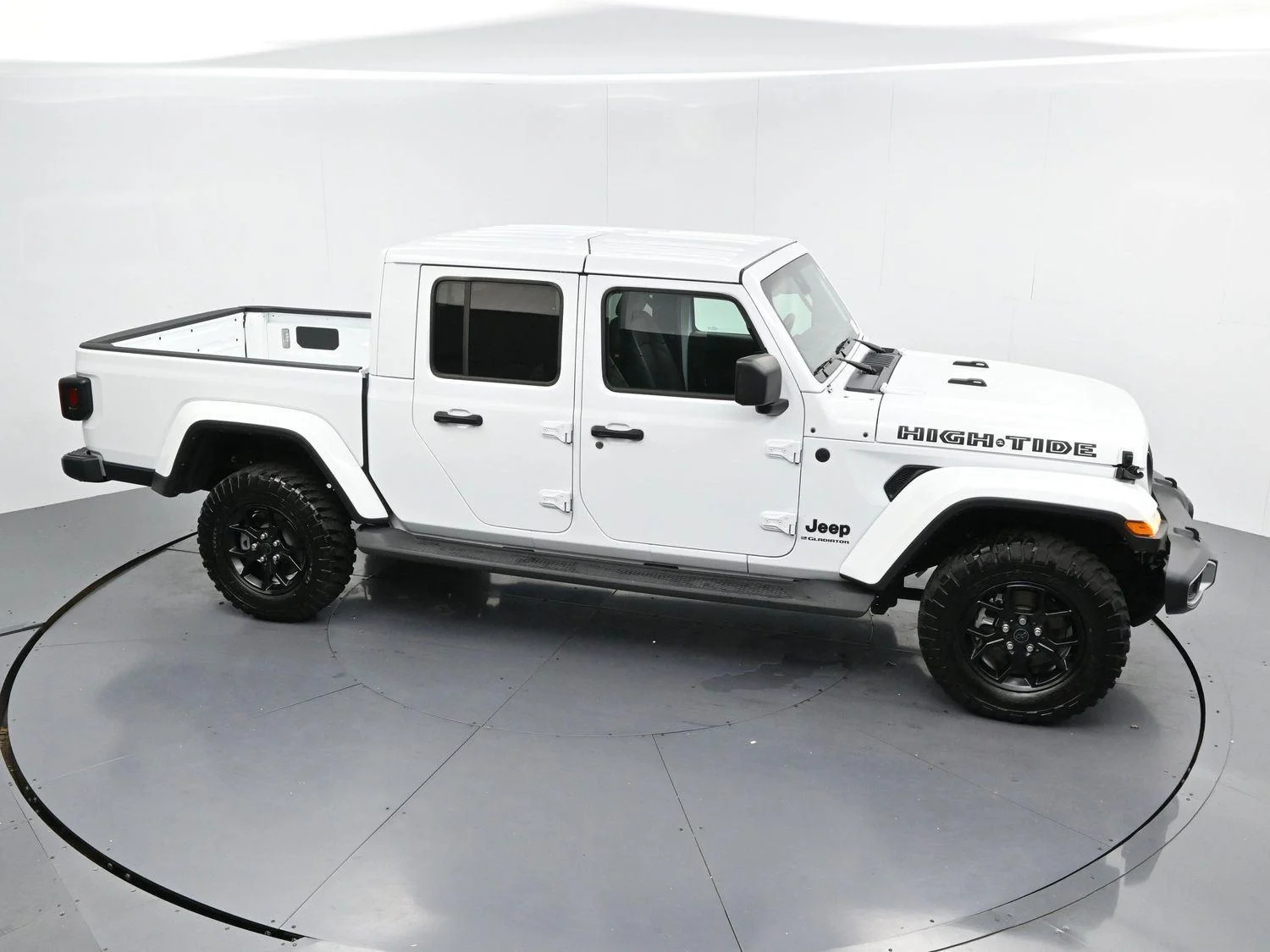 Used 2025 White Jeep High Tide image 32
