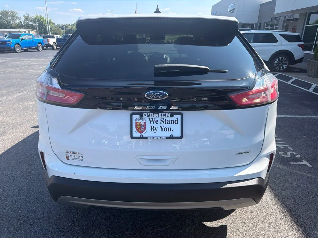 Used 2023 Oxford White Ford SEL image 4