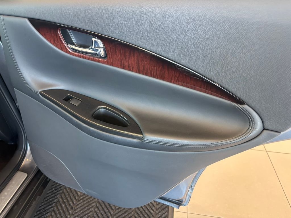 Used 2016 Graphite Shadow INFINITI Base image 30