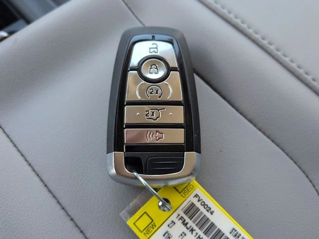 New 2027 Star White Metallic Tri-Coat Ford MAX Active image 28