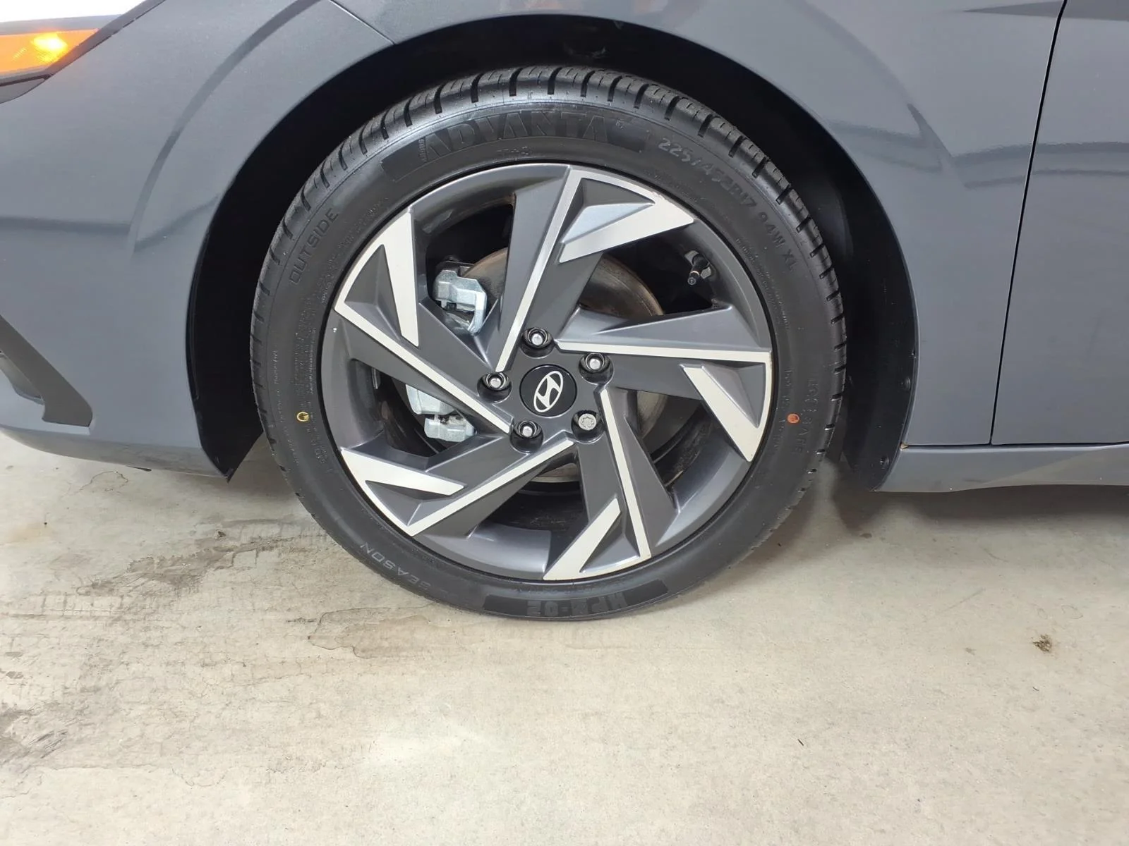 Used 2024 Ecotronic Gray Hyundai Limited image 16
