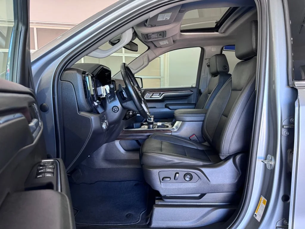 2023 GMC Sierra 1500 SLT - Photo 11