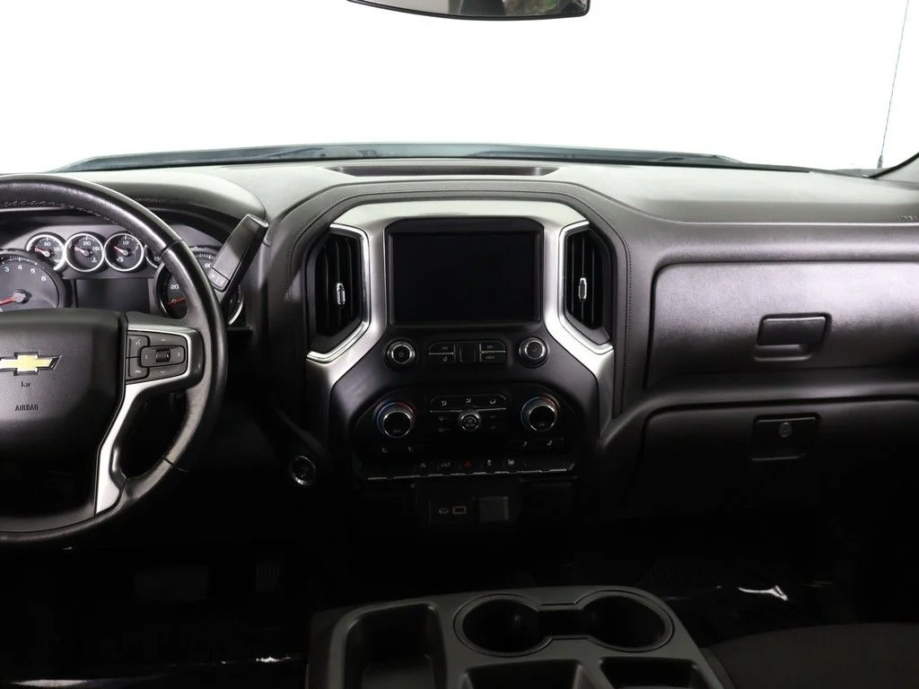 Used 2022 Silver Ice Metallic Chevrolet LT image 34