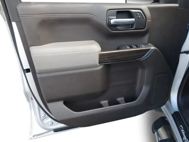 Used 2021 SILVER ICE METALLIC Chevrolet LT image 12