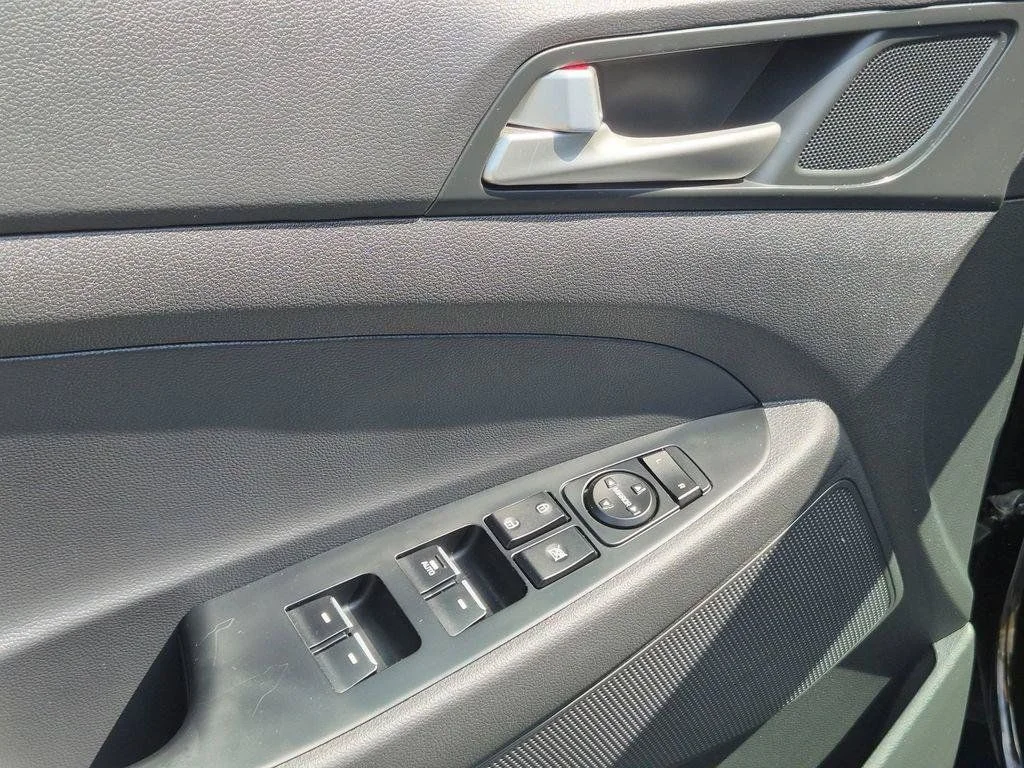 Used 2020 Black Hyundai Ultimate image 12