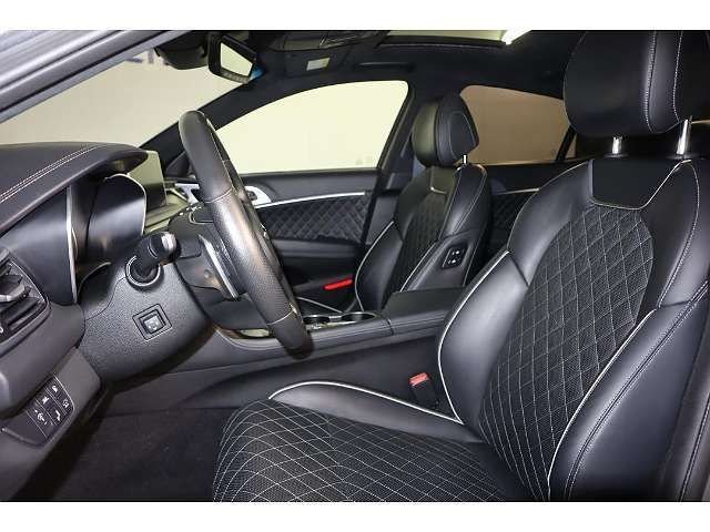 2021 GENESIS G70 Standard - Photo 11