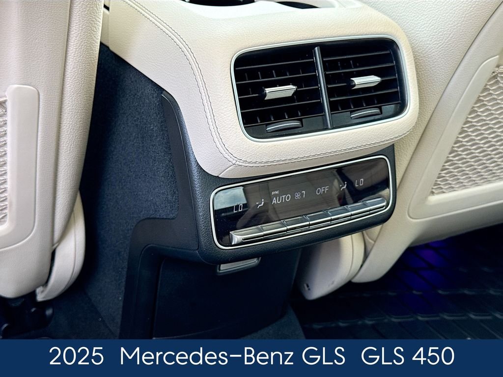 Used 2025  Mercedes-Benz GLS 450 image 37