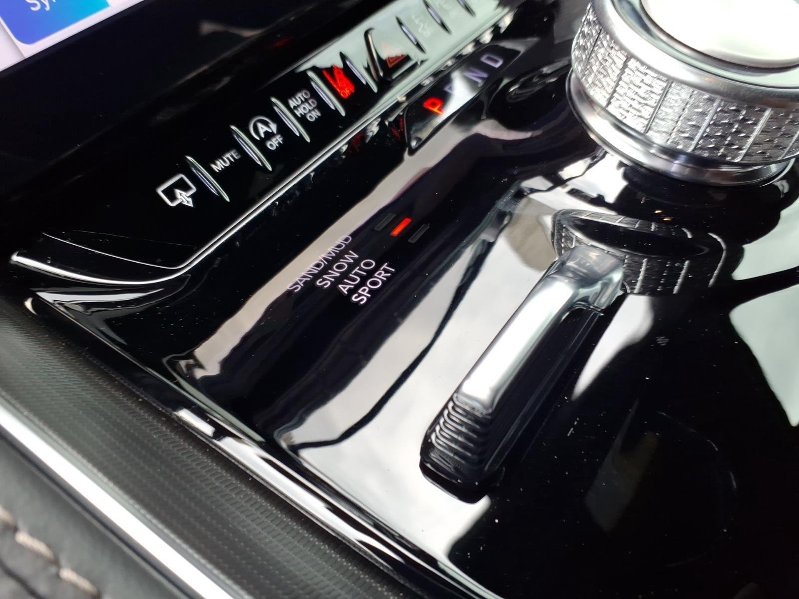 New 2026 High Gloss Black Exterior Paint Jeep Summit Obsidian image 8