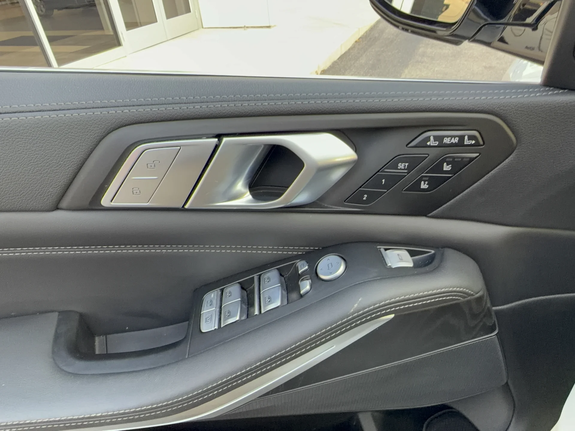 Used 2022 Alpine White BMW xDrive40i image 12