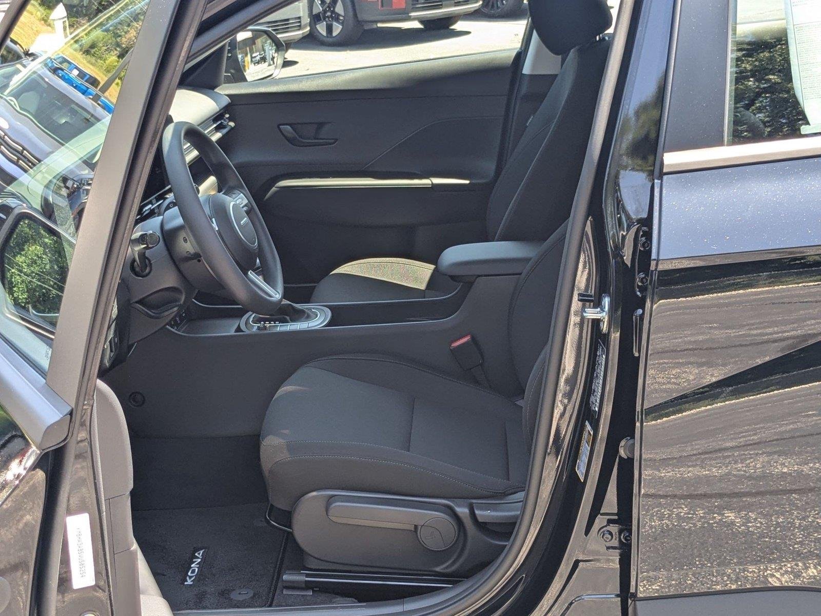 New 2027 Abyss Black Pearl Hyundai SE image 10