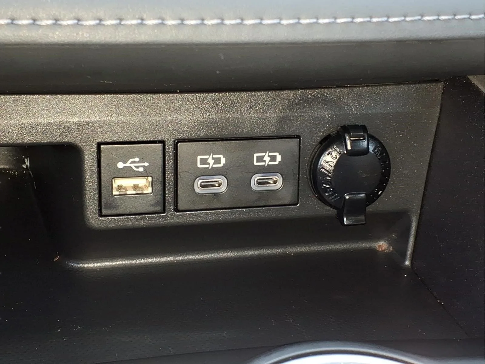 Used 2023 Beige Toyota XLE image 16