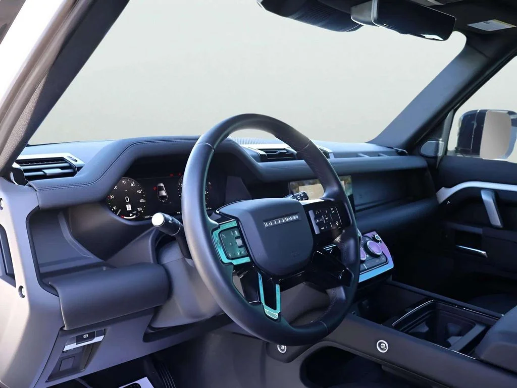 2024 Land Rover Defender X-Dynamic SE - Photo 35