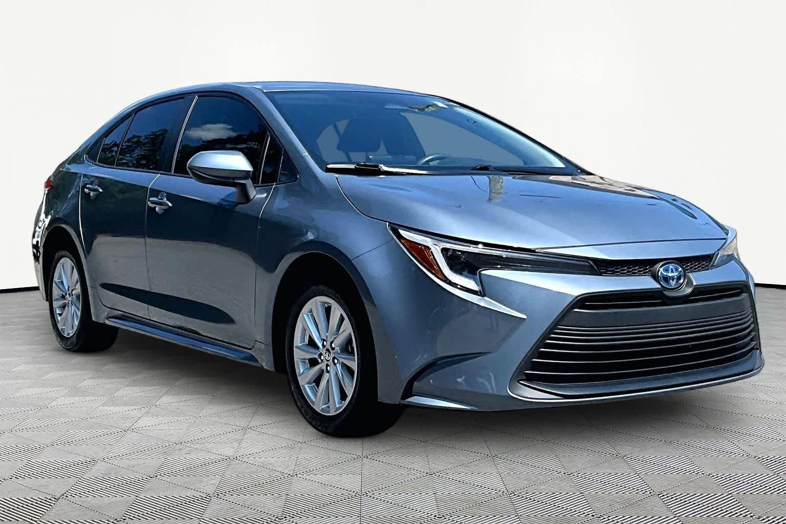 Used 2025 Celestite Toyota Hybrid LE image 3