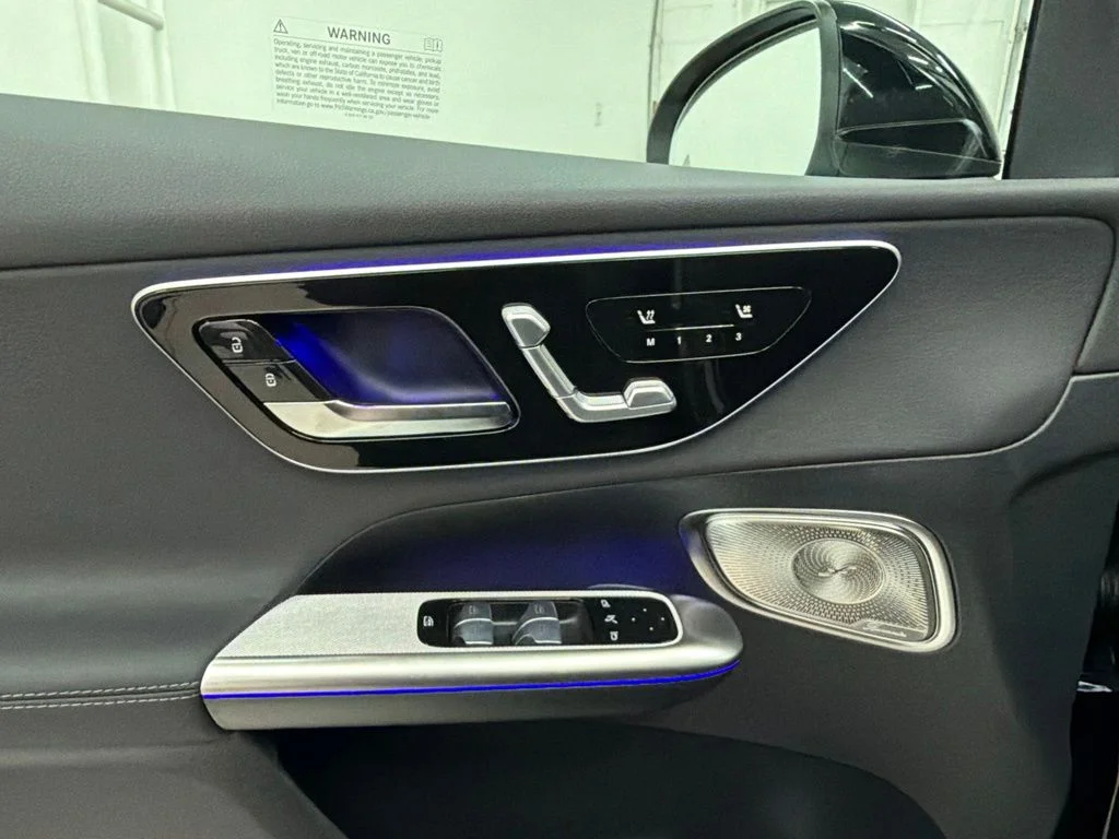 New 2027 Black Mercedes-Benz GLC 300 image 19