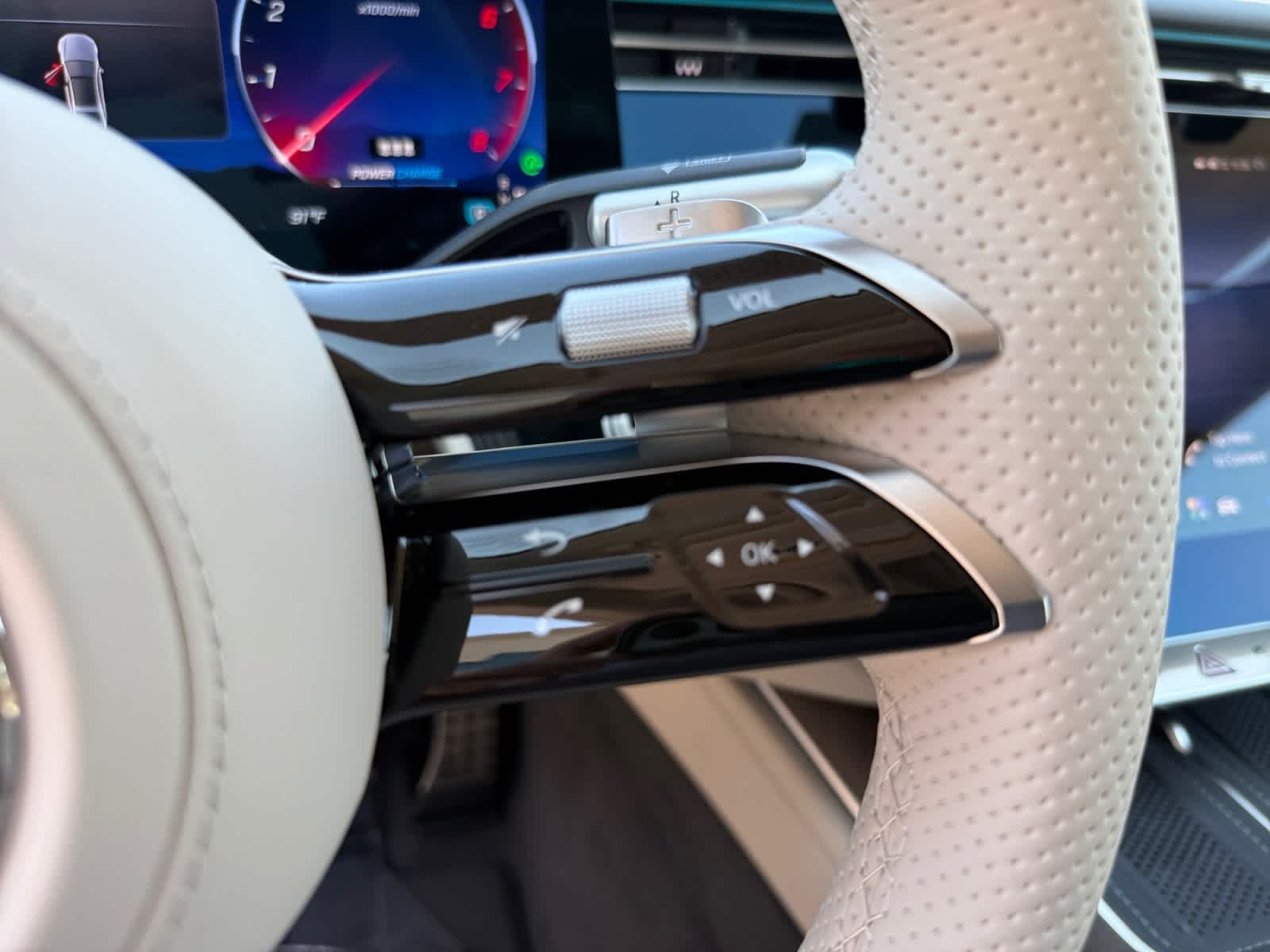 New 2027 MANUFAKTUR Moonlight White Metallic Mercedes-Benz S 500 image 23