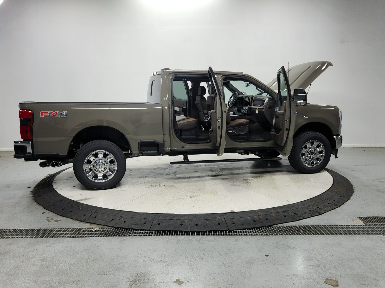 New 2027 Marsh Gray Metallic Ford F-250® King Ranch® image 17