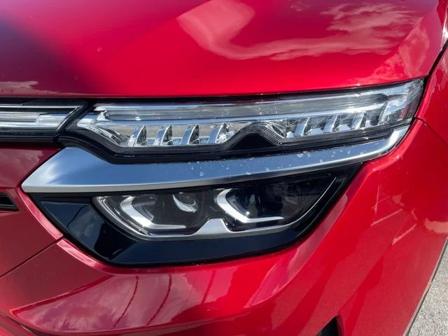 2025 VinFast VF 8 Plus - Photo 13