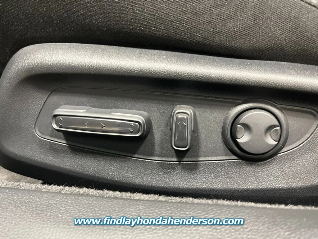 New 2026 Solar Silver Metallic Honda SE image 14