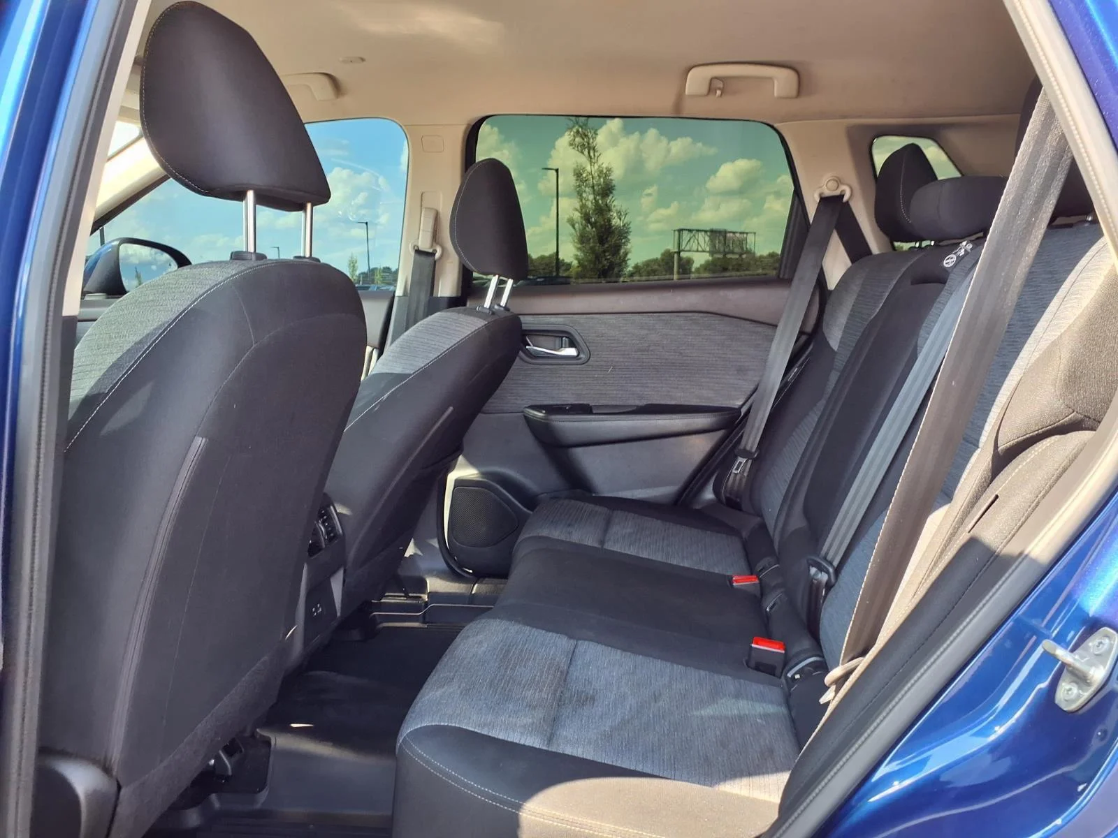 Used 2023 Caspian Blue Metallic Nissan SV image 22