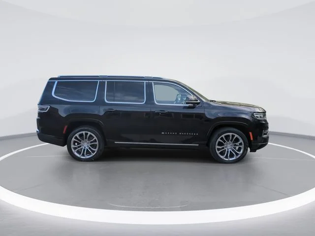 Used 2023 Black Jeep Series II image 9