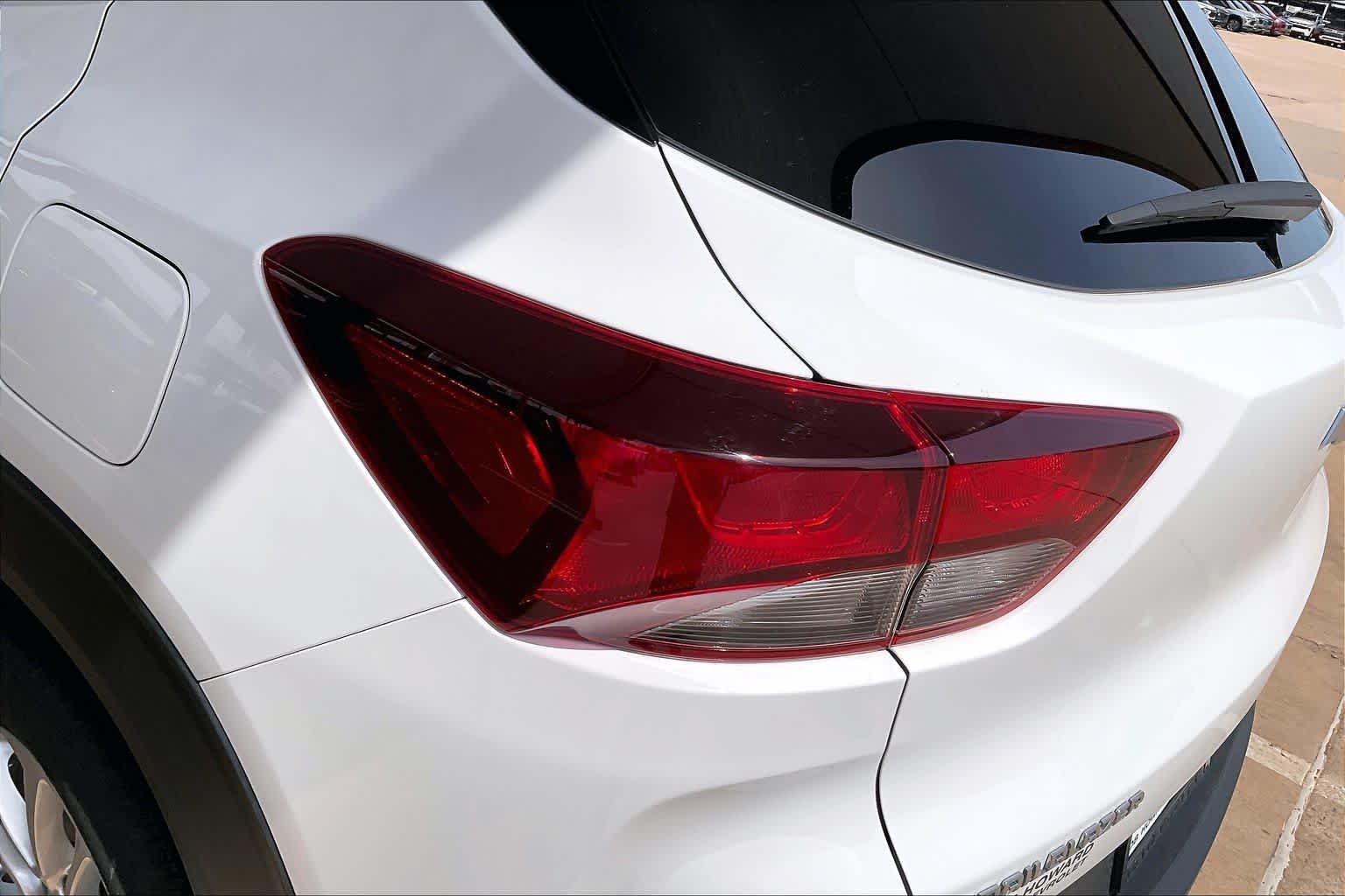 Used 2025 Summit White Chevrolet LS image 27