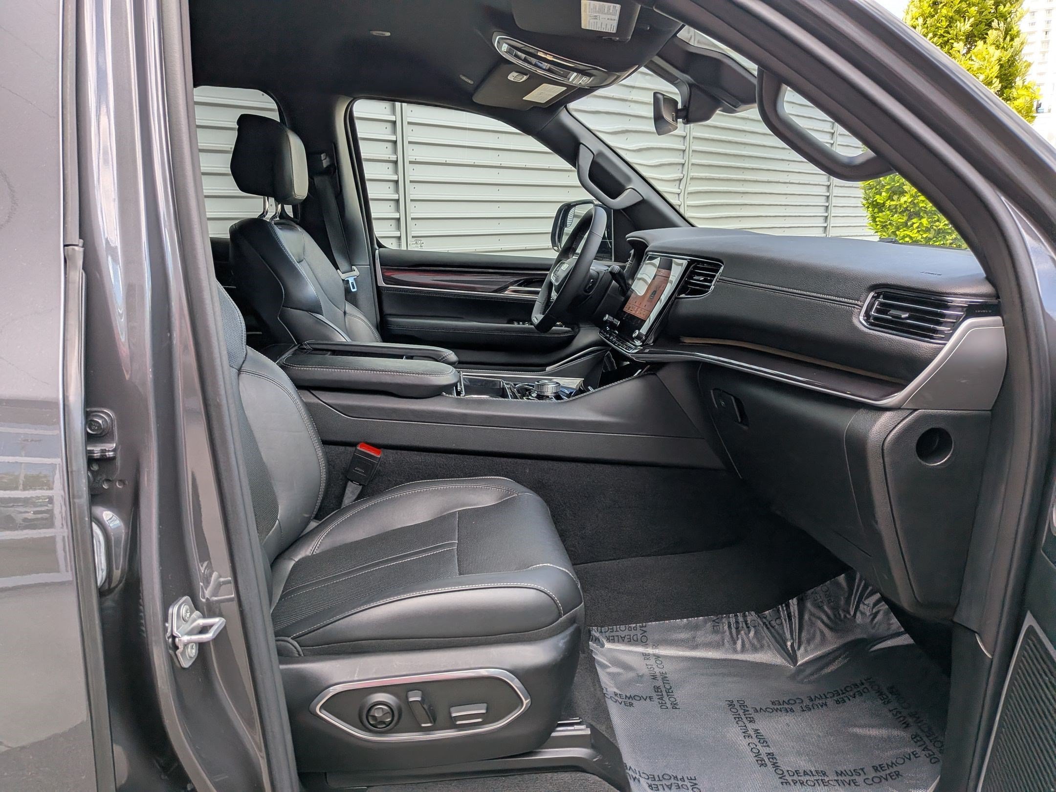 Used 2023 Baltic Gray Metallic Clearcoat Jeep Series I 4x4 image 30