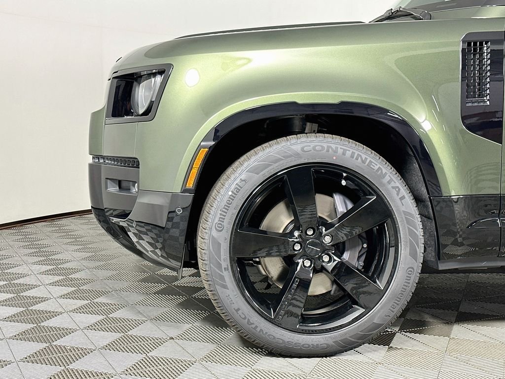 New 2026 Woolstone Green LAND ROVER X-Dynamic SE image 9
