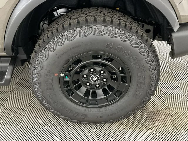 New 2026 Gray Ford Outer Banks image 23