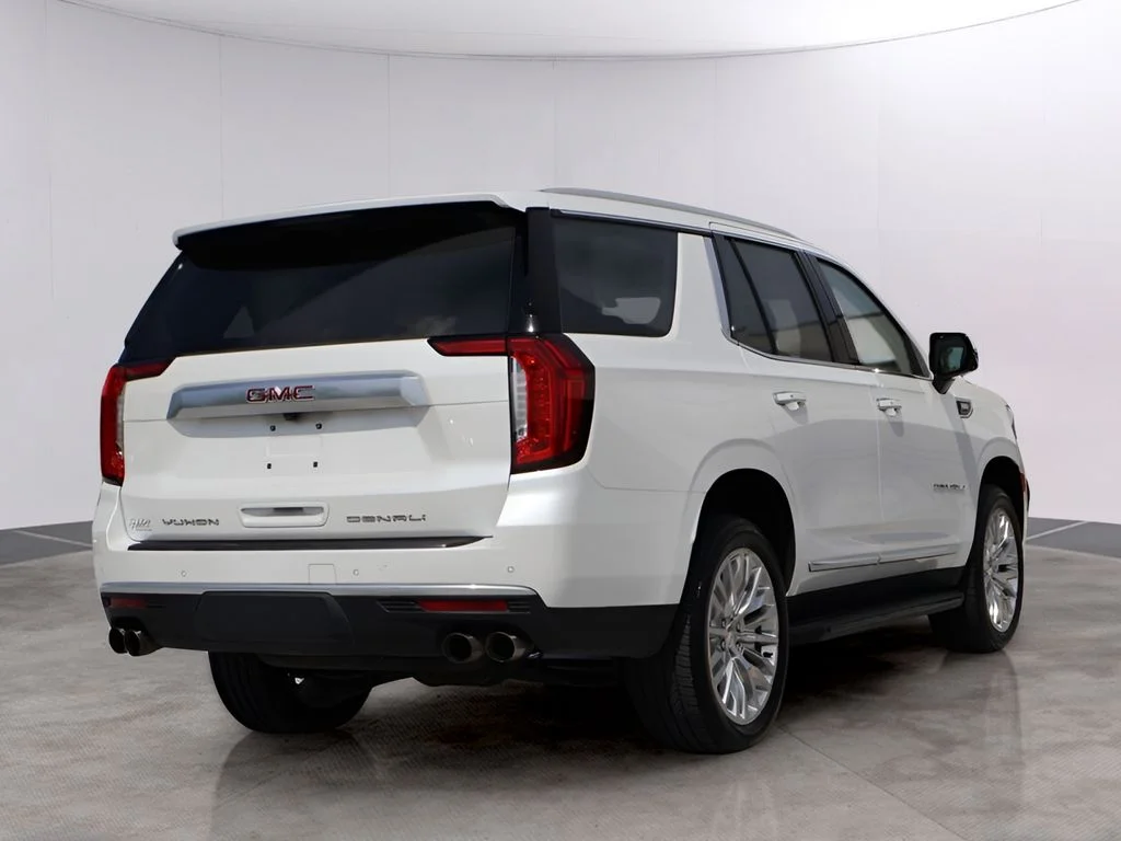 Used 2023 White Frost Tricoat GMC Denali image 7