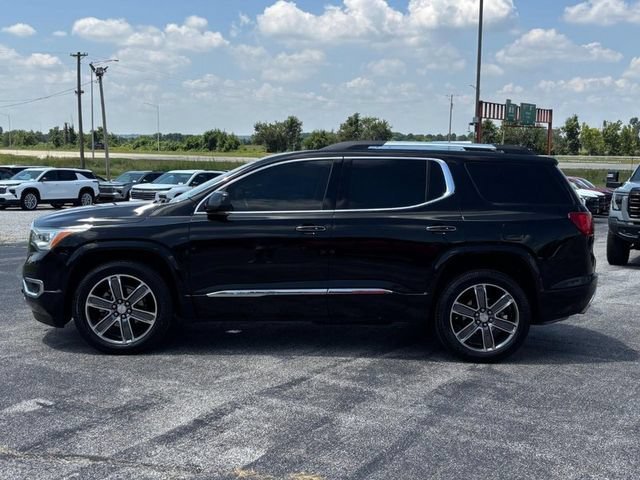 2019 GMC Acadia Denali - Photo 2