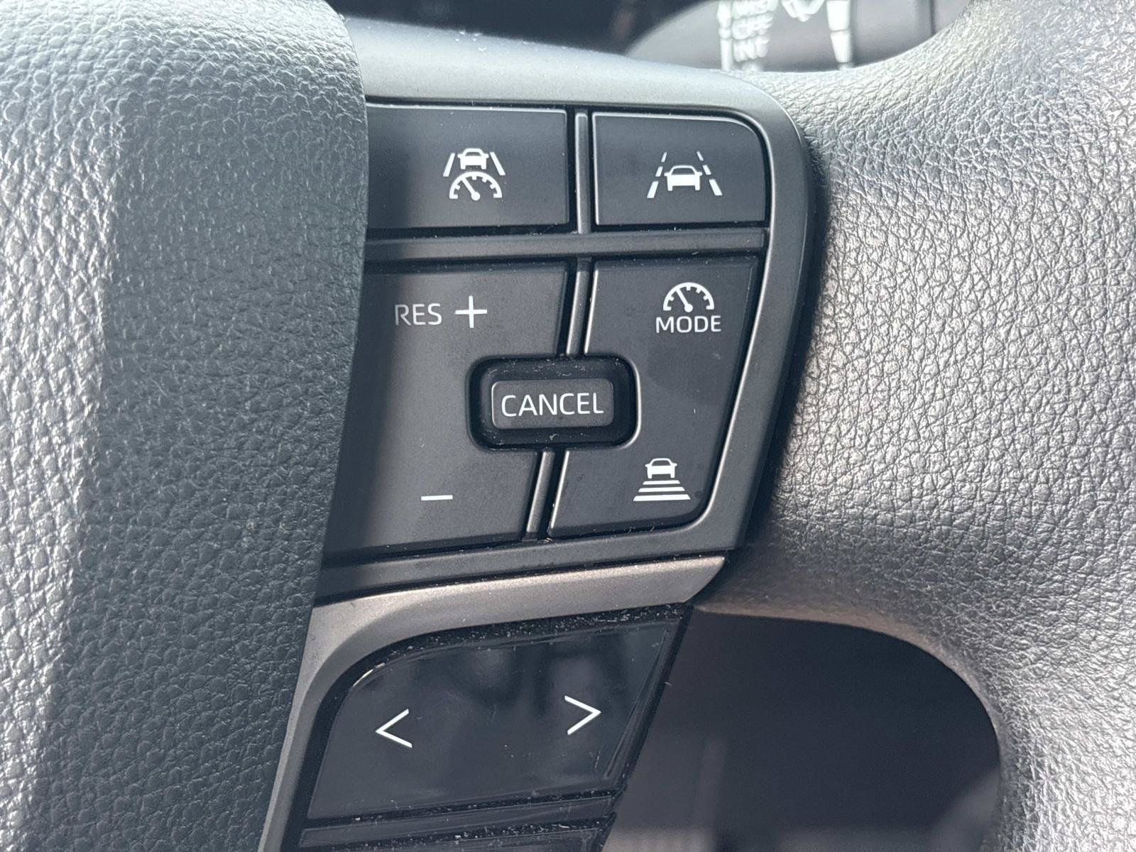 Used 2025 White Toyota LE image 17