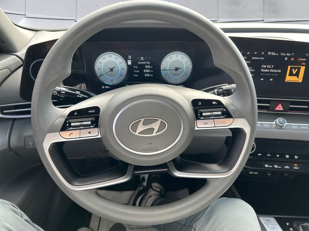 Used 2024 Black Hyundai SEL image 9