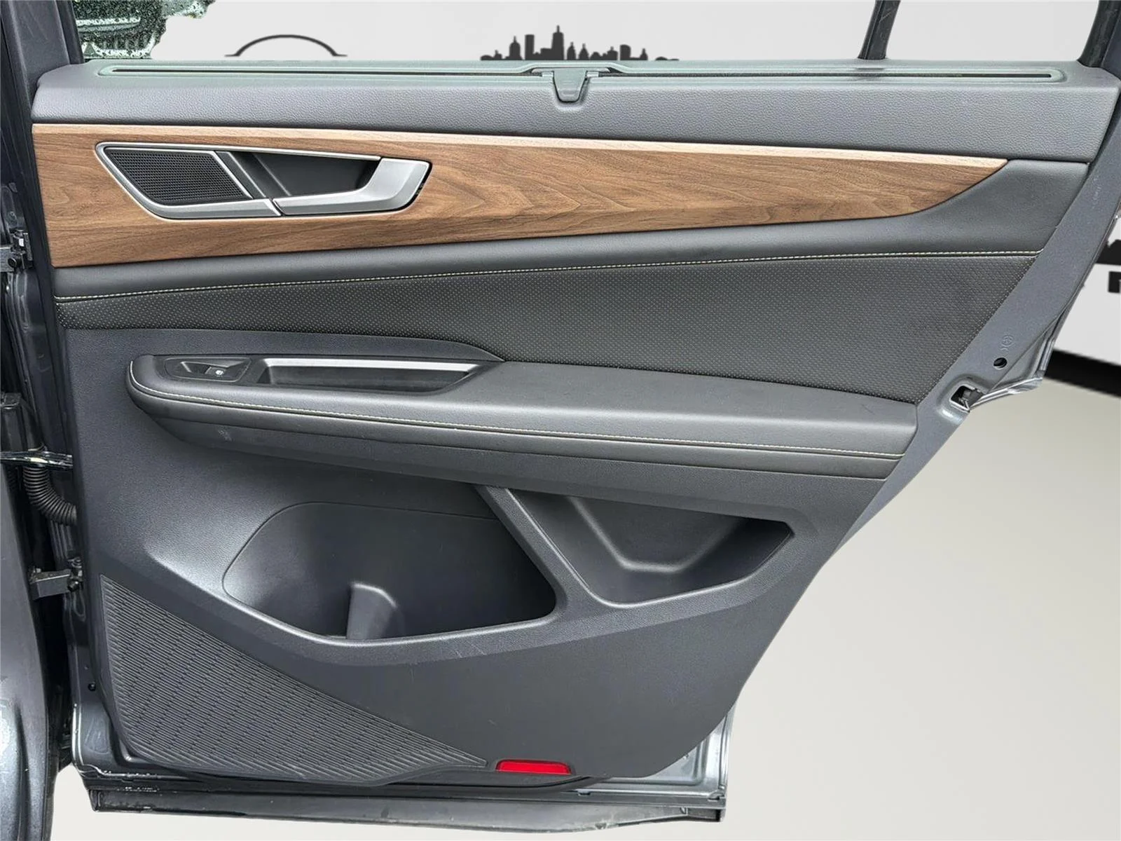 2025 Volkswagen Atlas SE w/Tech - Photo 35