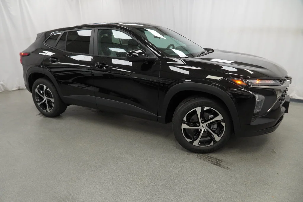 New 2026 Mosaic Black Metallic Chevrolet 1RS image 14