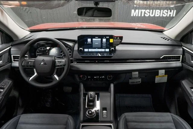 2025 Mitsubishi Outlander Plug-in Hybrid SE - Photo 2