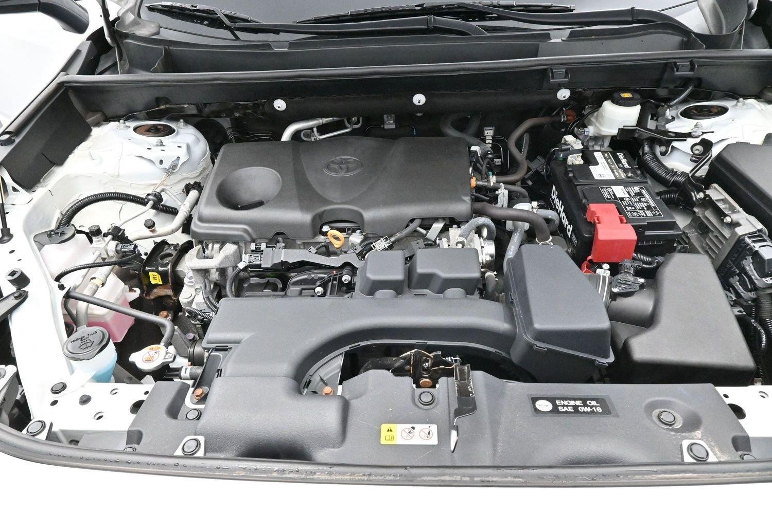 Used 2022 White Toyota XLE image 38