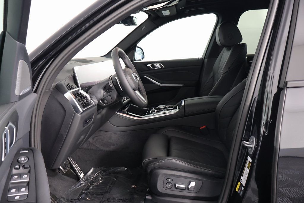 New 2026 Black Sapphire Metallic BMW xDrive50e image 5