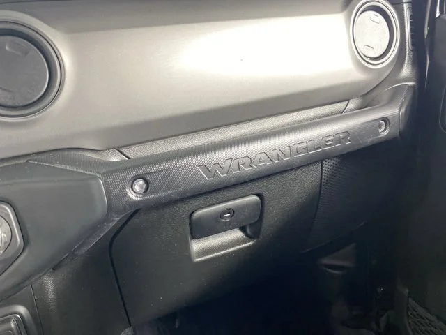Used 2022 Black Jeep Sport S image 28