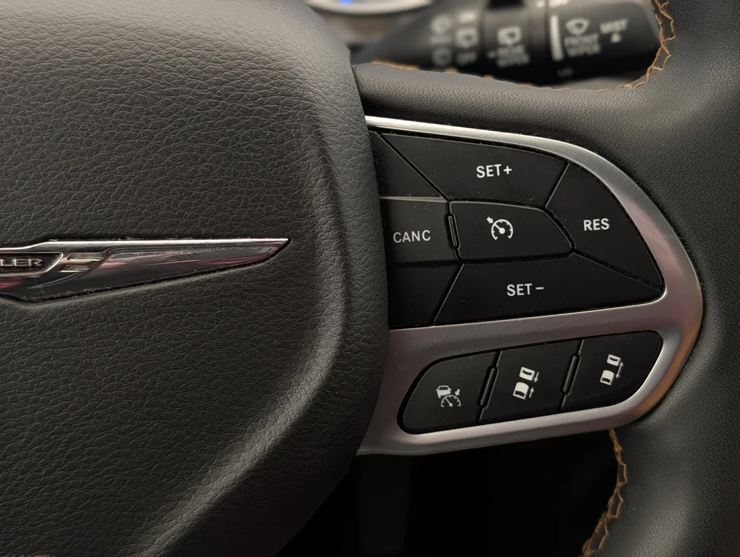 Certified Used 2023 Grey Chrysler Pinnacle - - AWD - 360 Camera - Premium Leather - Amazon Fire - Heated Seats - Remote Start & More! image 18