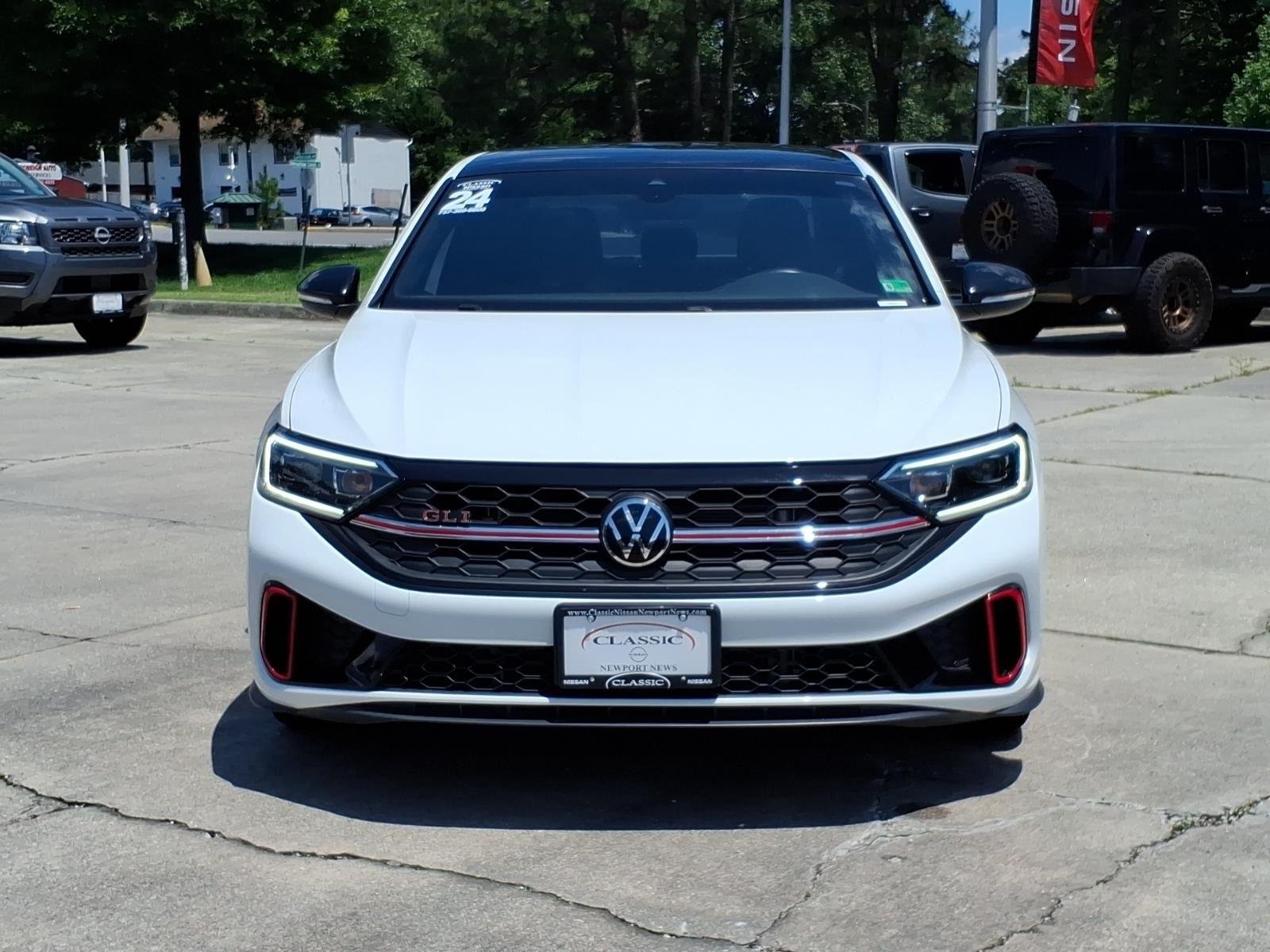 Used 2024 Pure White Volkswagen Autobahn image 2