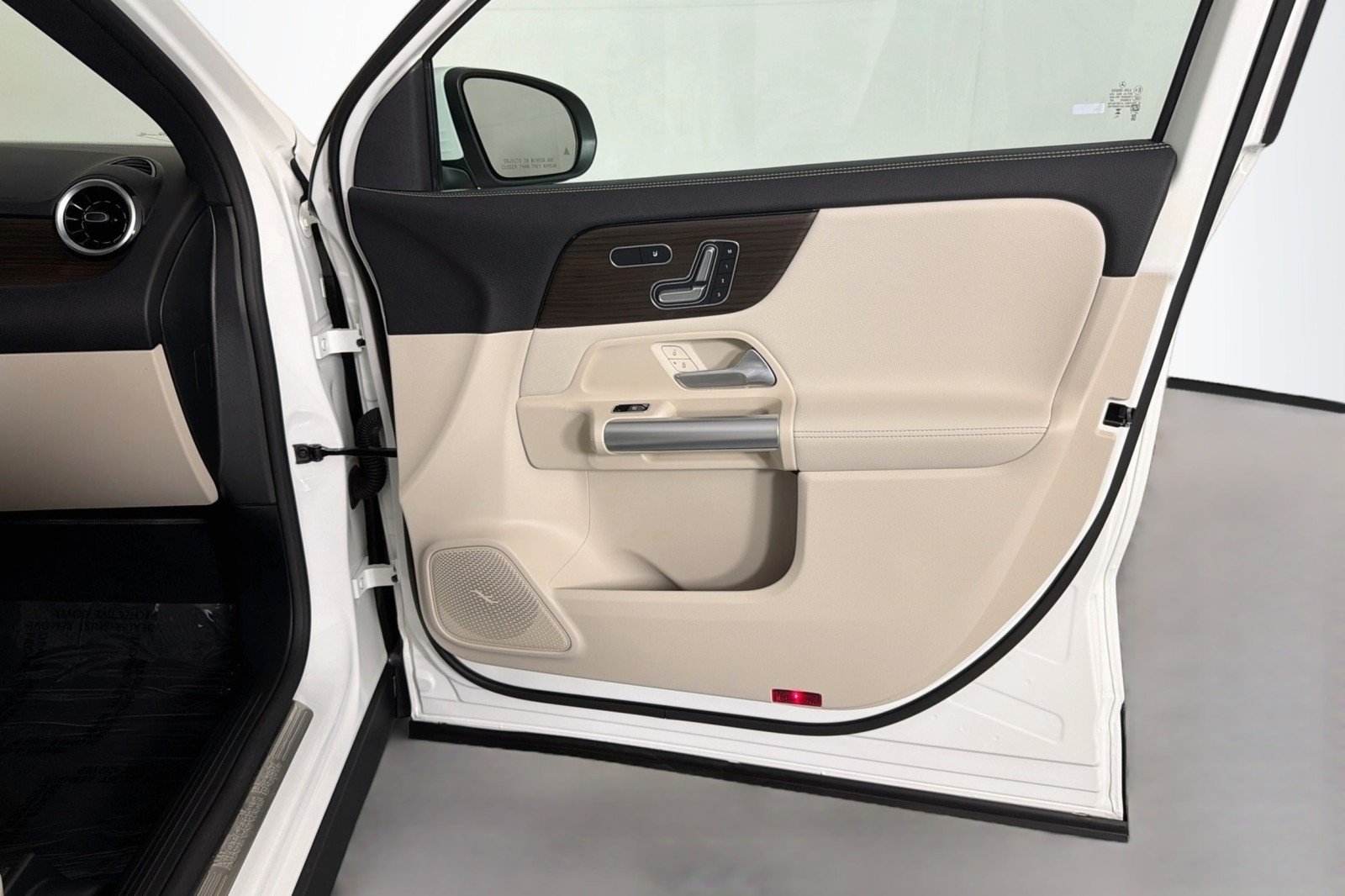 Certified Used 2026 Polar White Mercedes-Benz 250 image 27