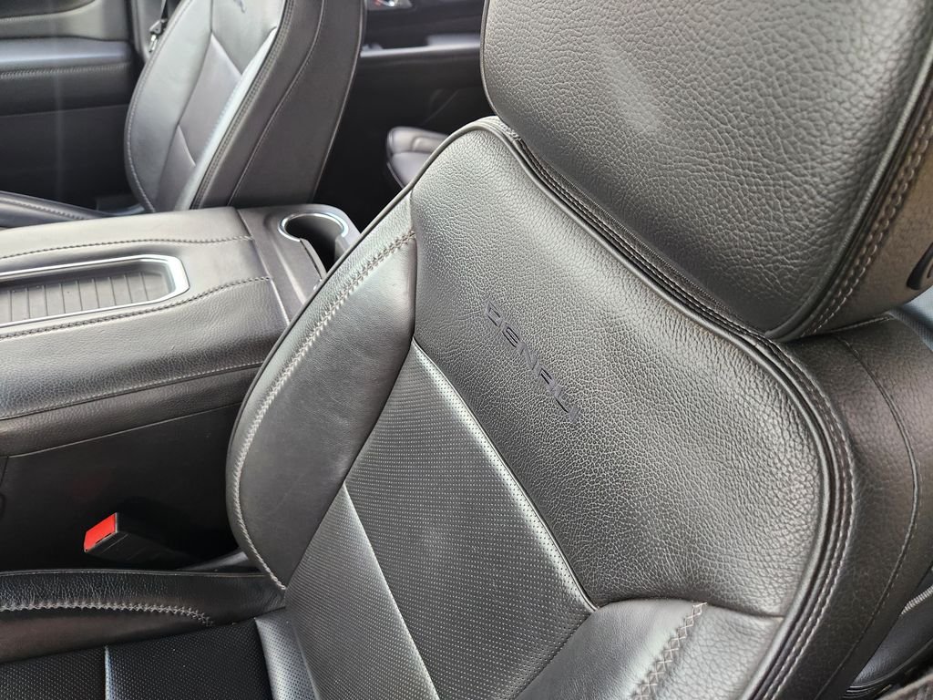 Used 2021 White Frost Tricoat GMC Denali image 25