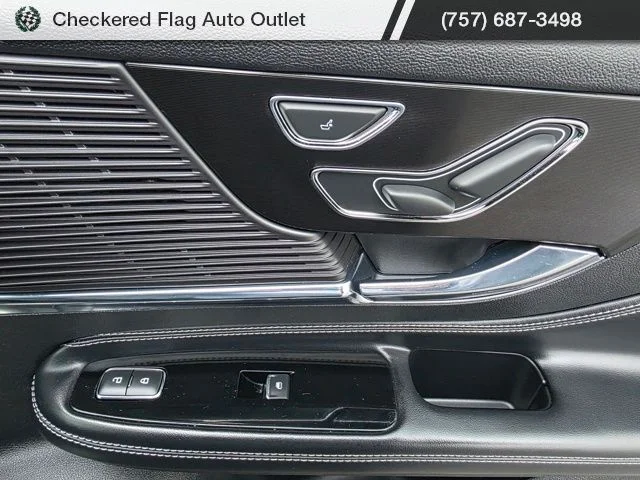 Used 2022 Black Metallic Lincoln Standard image 44