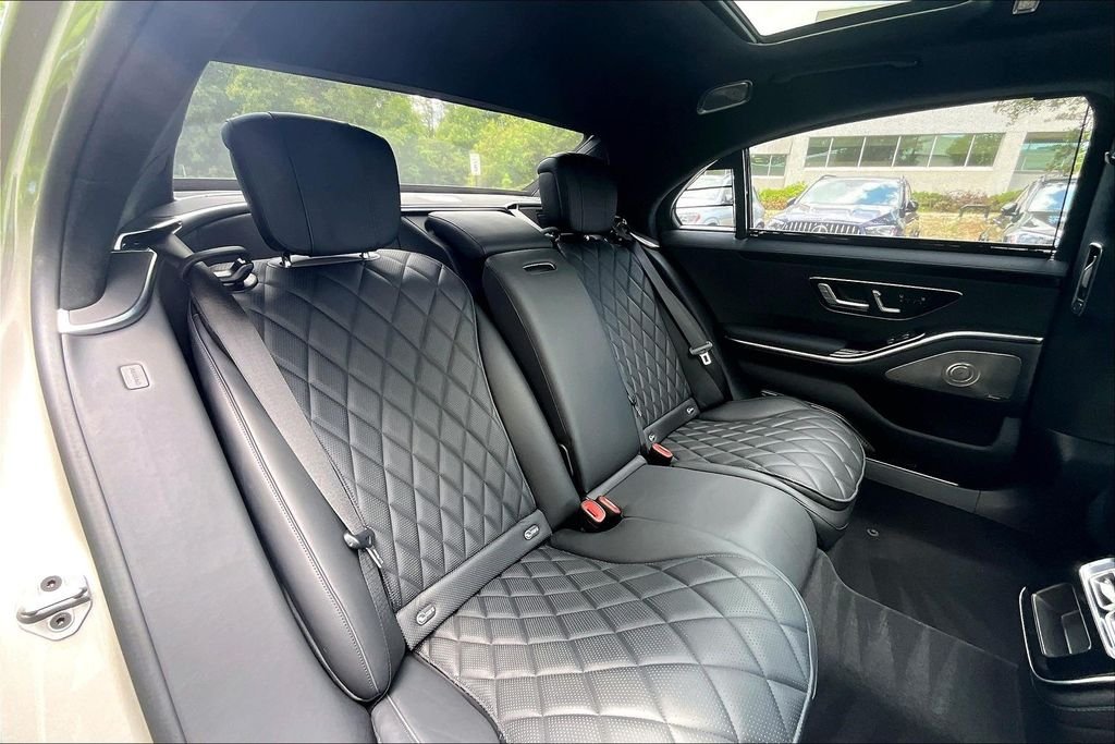 Certified Used 2022 Silver Mercedes-Benz S 580 image 29