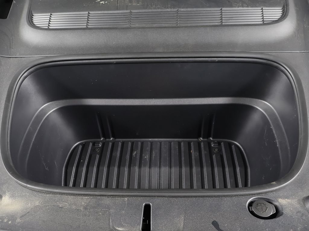 2026 Tesla Model Y Long Range - Photo 20