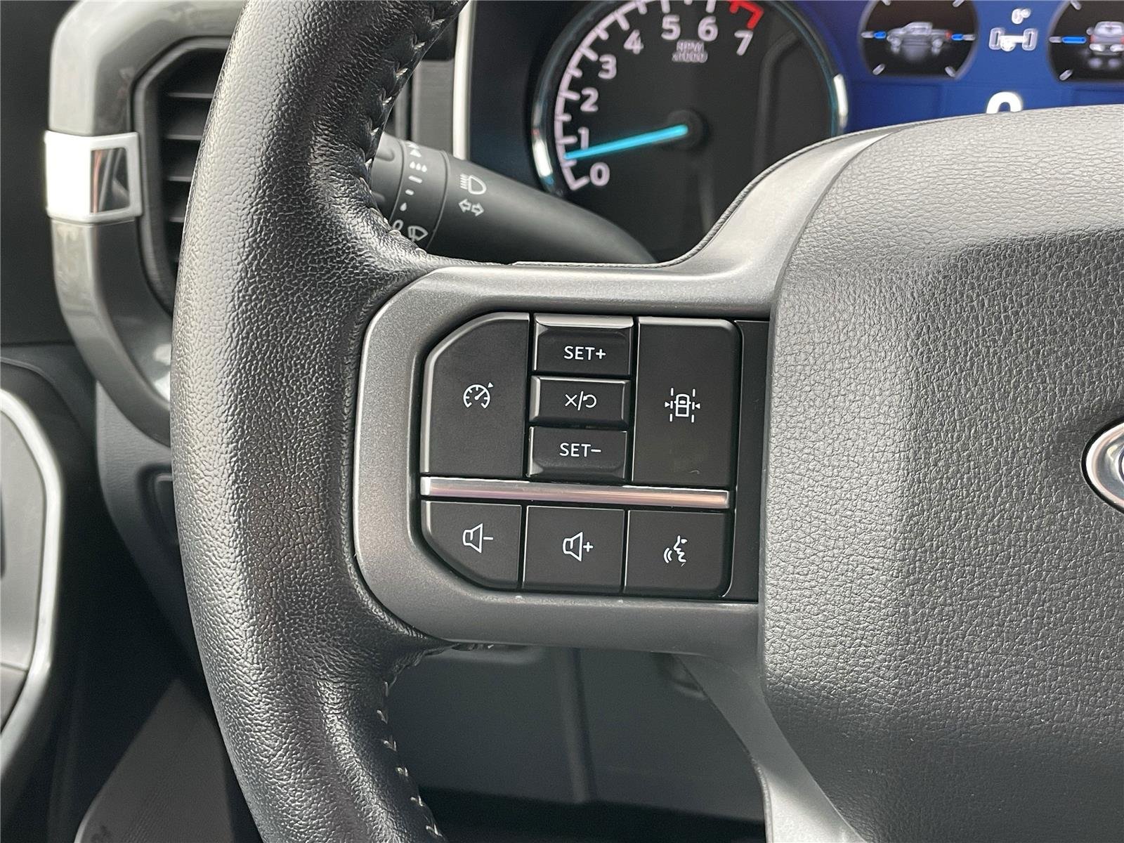 Used 2022 Race Red Ford XLT image 18