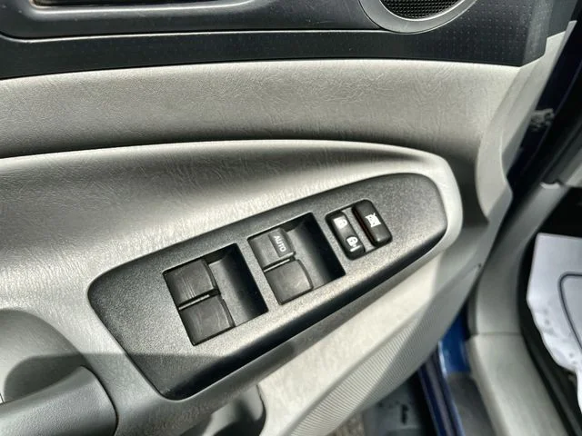 Used 2014 Blue Toyota Base image 17