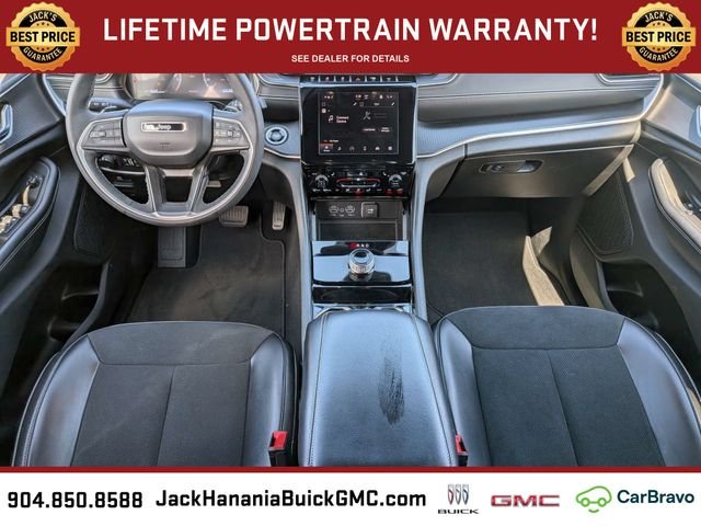 Used 2023 Silver Jeep Altitude image 15