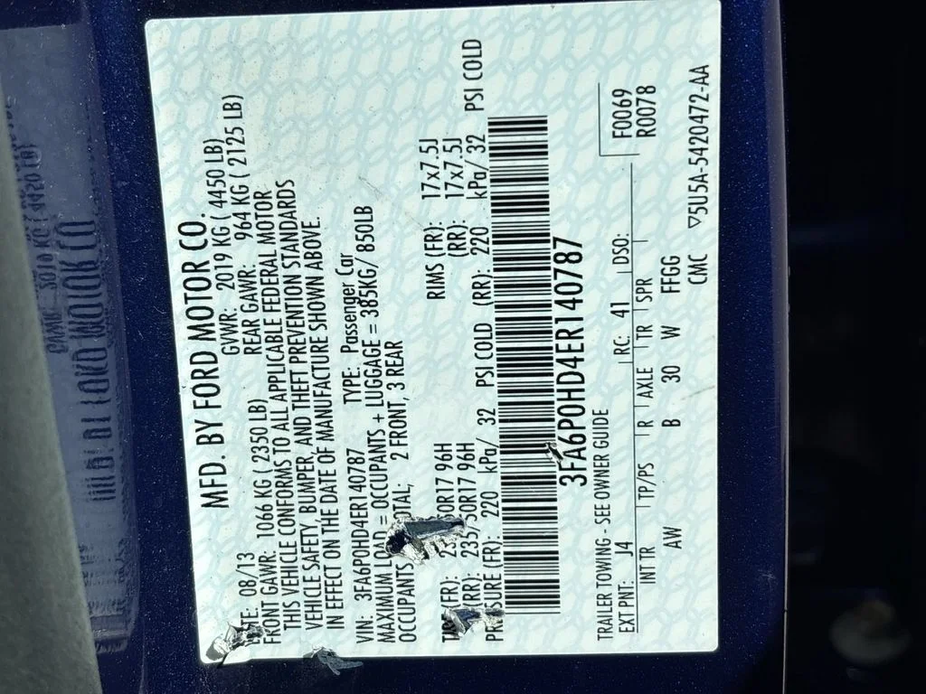 Used 2014 Blue Ford SE image 15